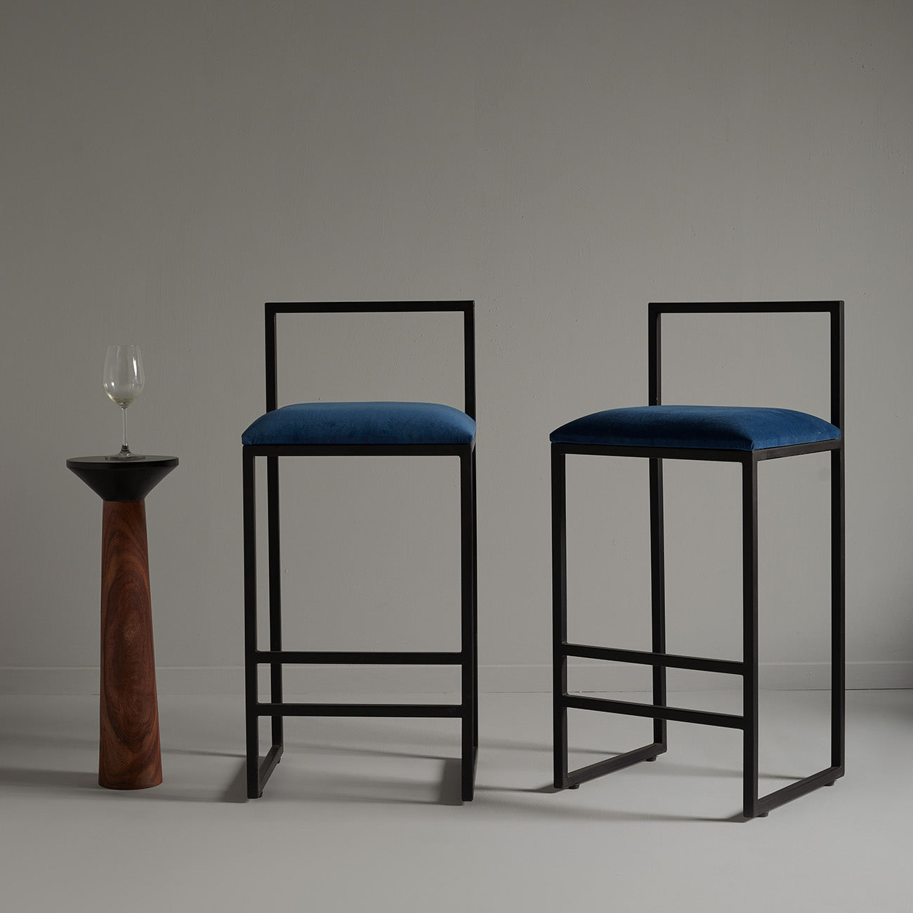 Outline Bar Stool