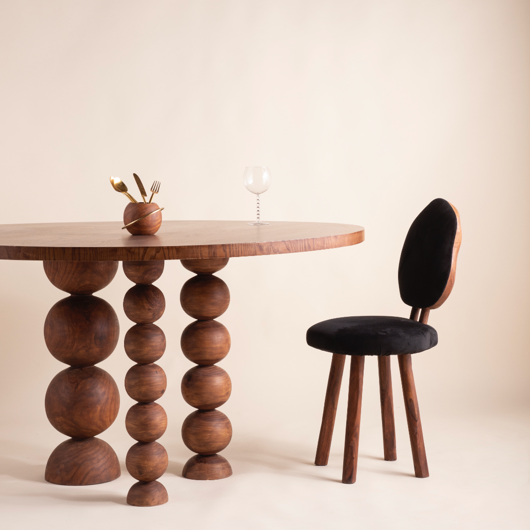 Ball Pack Round Dining Table