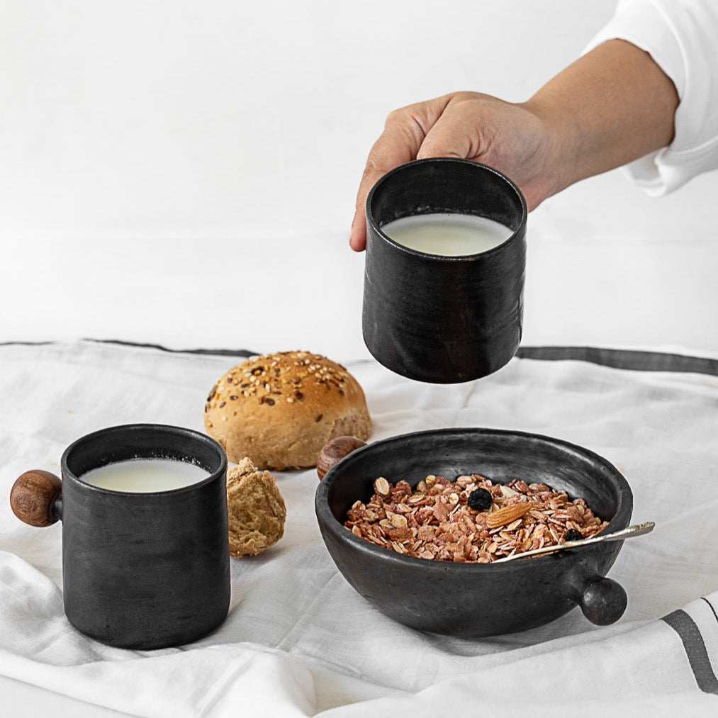 Black Ball Mug Set